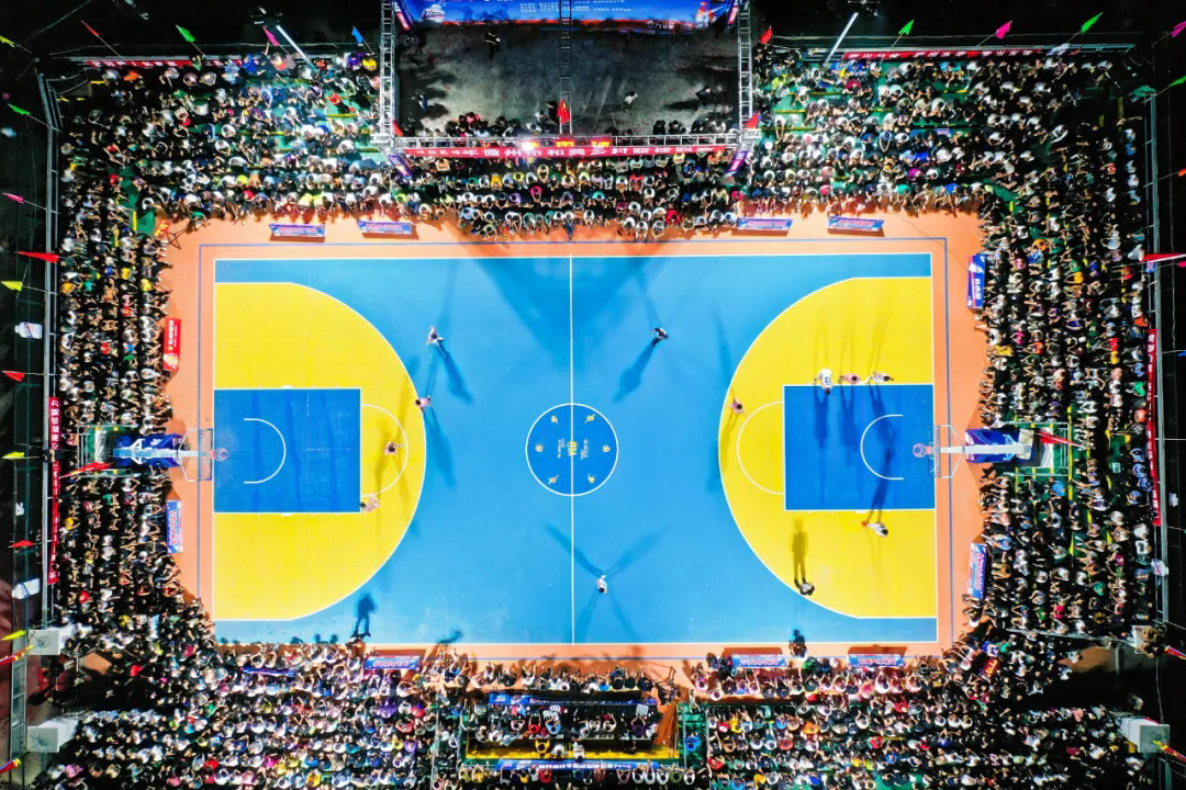 九游登录入口-关于现场气氛：场馆座无虚席，球迷热情高涨！的信息