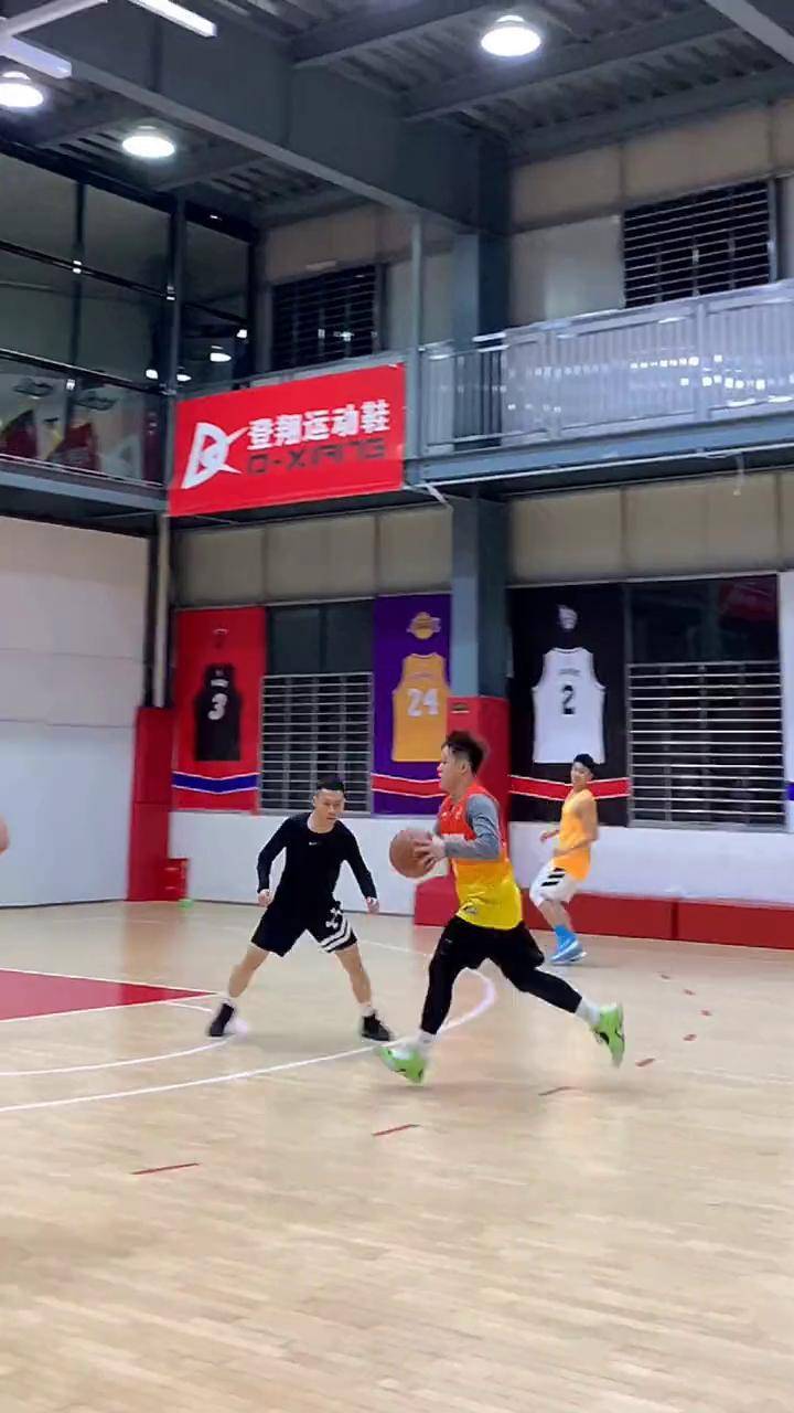 特色趣味投篮赛,锻炼反应的最佳选择的简单介绍 特色趣味投篮赛,锻炼反应的最佳选择的简单介绍