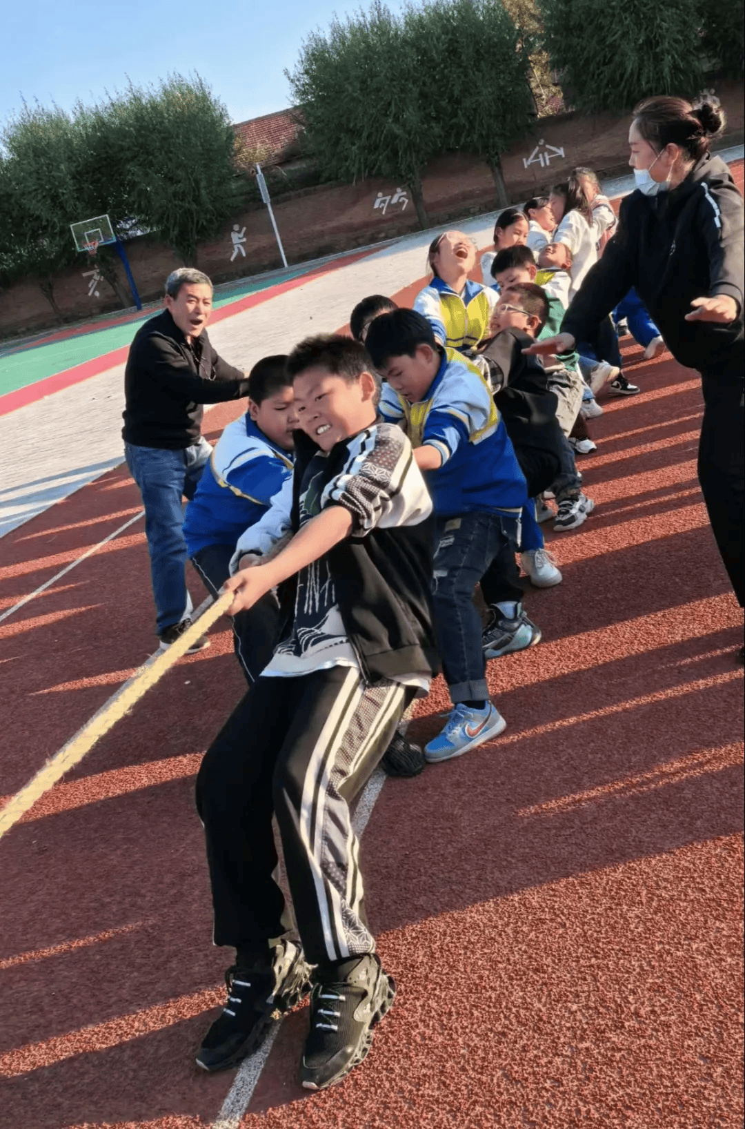 关于特色露天拔河赛,凝聚团队的运动文化的信息 关于特色露天拔河赛,凝聚团队的运动文化的信息